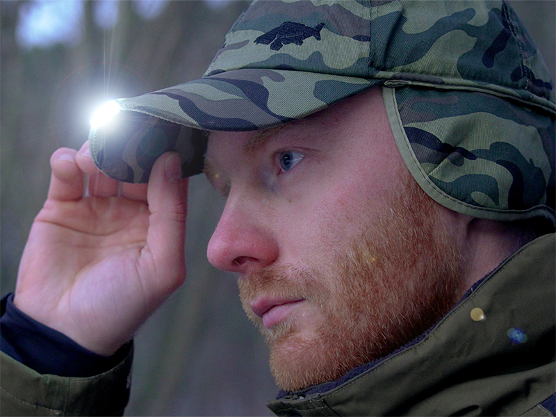 Zimná LED šiltovka Delphin OutLINE Camo - MojeRybárstvo.sk Zimná LED šiltovka Delphin OutLINE Camo – Obrázok 8