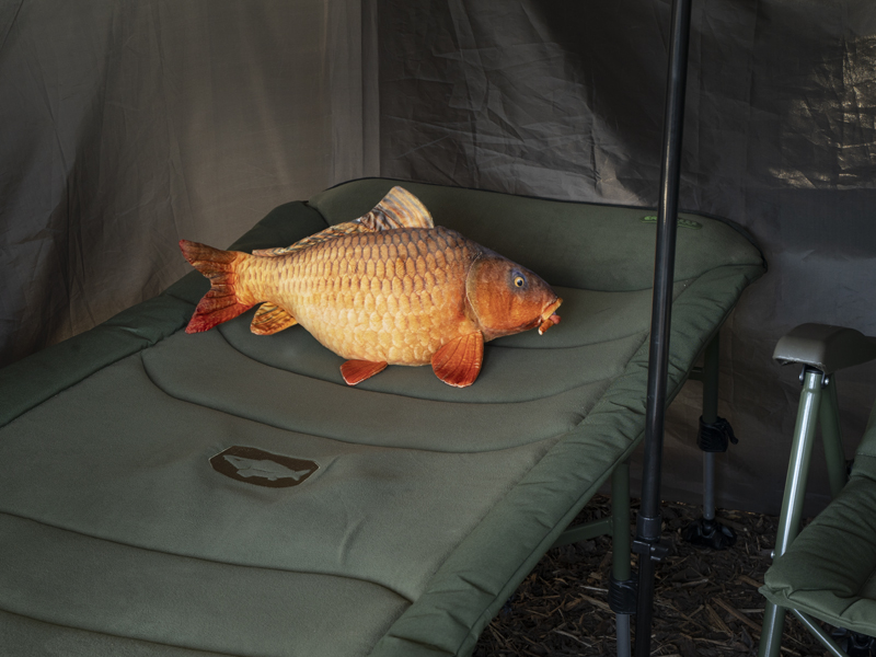 Plyšový kapor Delphin CARPY - MojeRybárstvo.sk Plyšový kapor Delphin CARPY – Obrázok 3