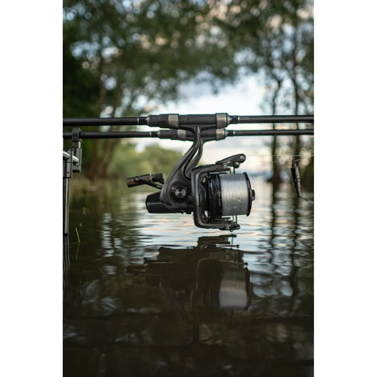 Giants fishing Naviják XRS FD 9000 + černá cívka 10000 ZDARMA! - MojeRybárstvo.sk Giants fishing Naviják XRS FD 9000 + černá cívka 10000 ZDARMA! – Obrázok 4