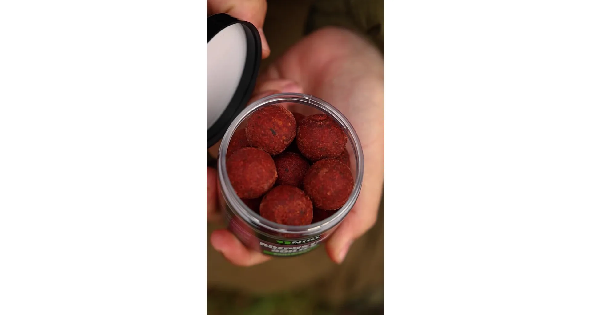 Nikl Rozpustné boilies Krill Berry 250ml - MojeRybárstvo.sk Nikl Rozpustné boilies Krill Berry 250ml – Obrázok 3
