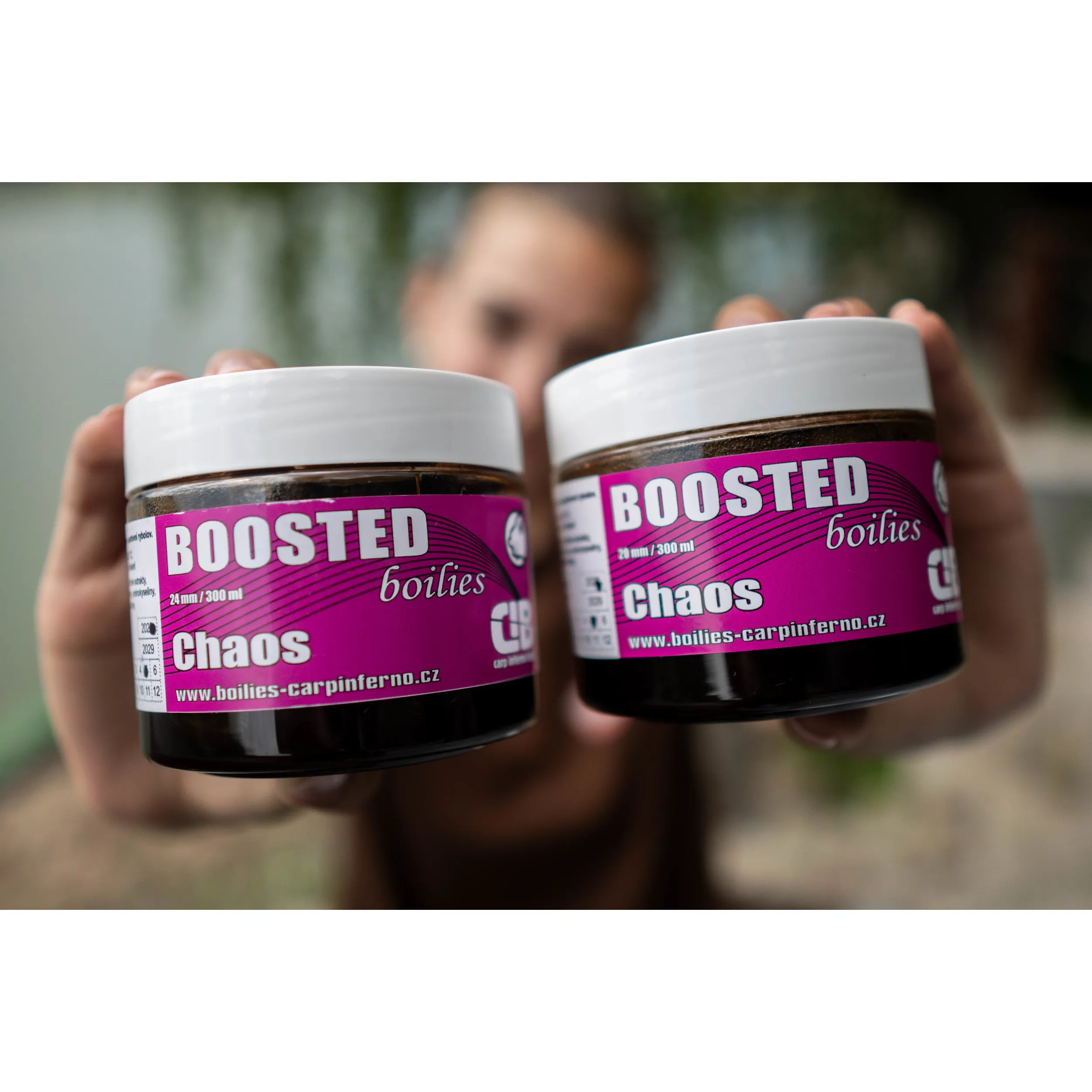 Carp Inferno Boosted Boilies 300 ml Chaos - MojeRybárstvo.sk Carp Inferno Boosted Boilies 300 ml Chaos – Obrázok 3