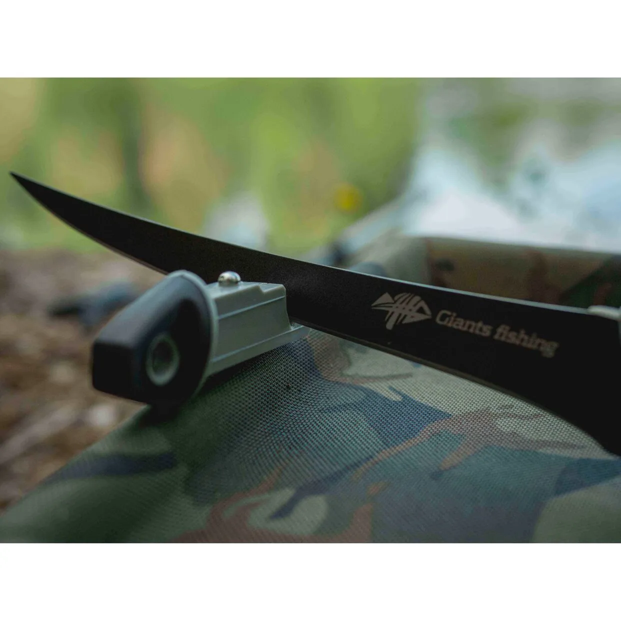 Giants fishing Filetovací nůž 7 Fillet knife with sharpener ( Easy clean sheath ) - MojeRybárstvo.sk Giants fishing Filetovací nůž 7 Fillet knife with sharpener ( Easy clean sheath ) – Obrázok 11