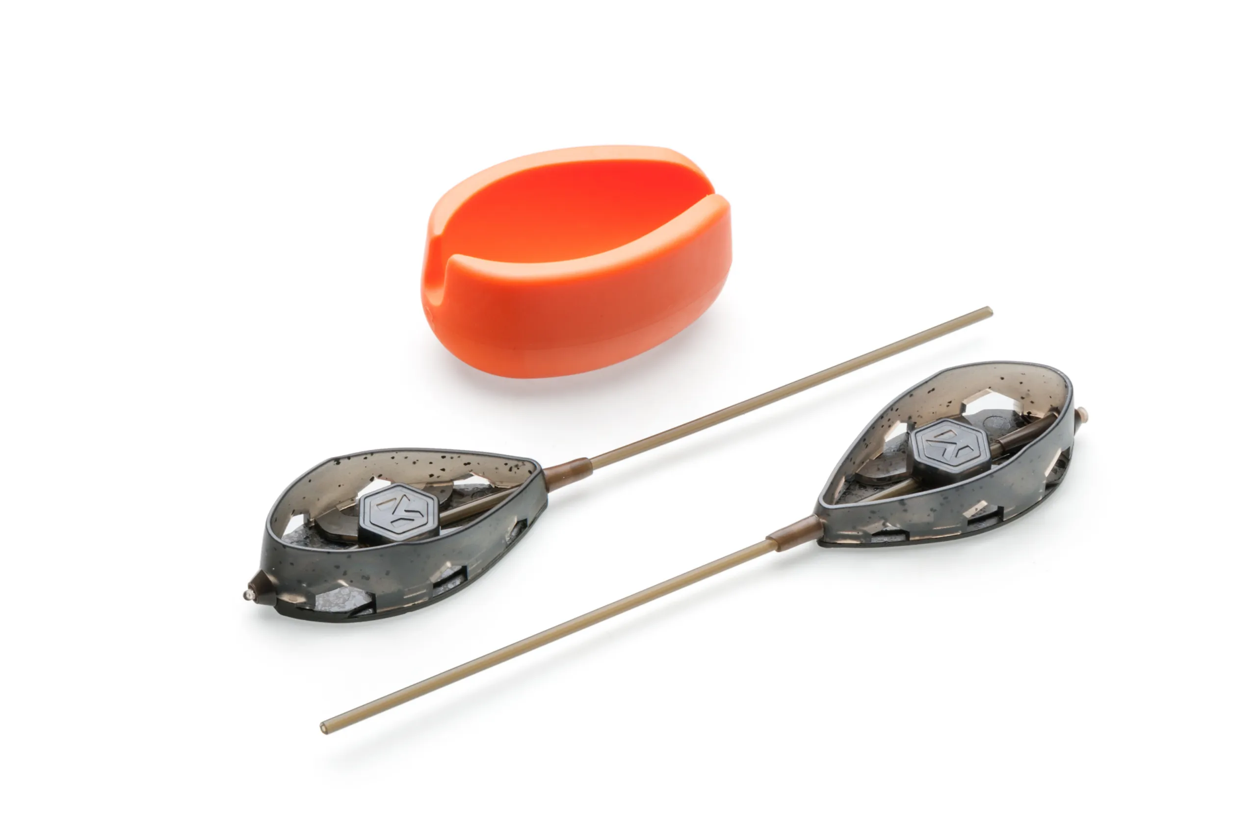 Sada rychlovýměnných method krmítek QMR Flat XL long (50g + 60g + mould) - MojeRybárstvo.sk Sada rychlovýměnných method krmítek QMR Flat XL long (50g + 60g + mould) – Obrázok 7